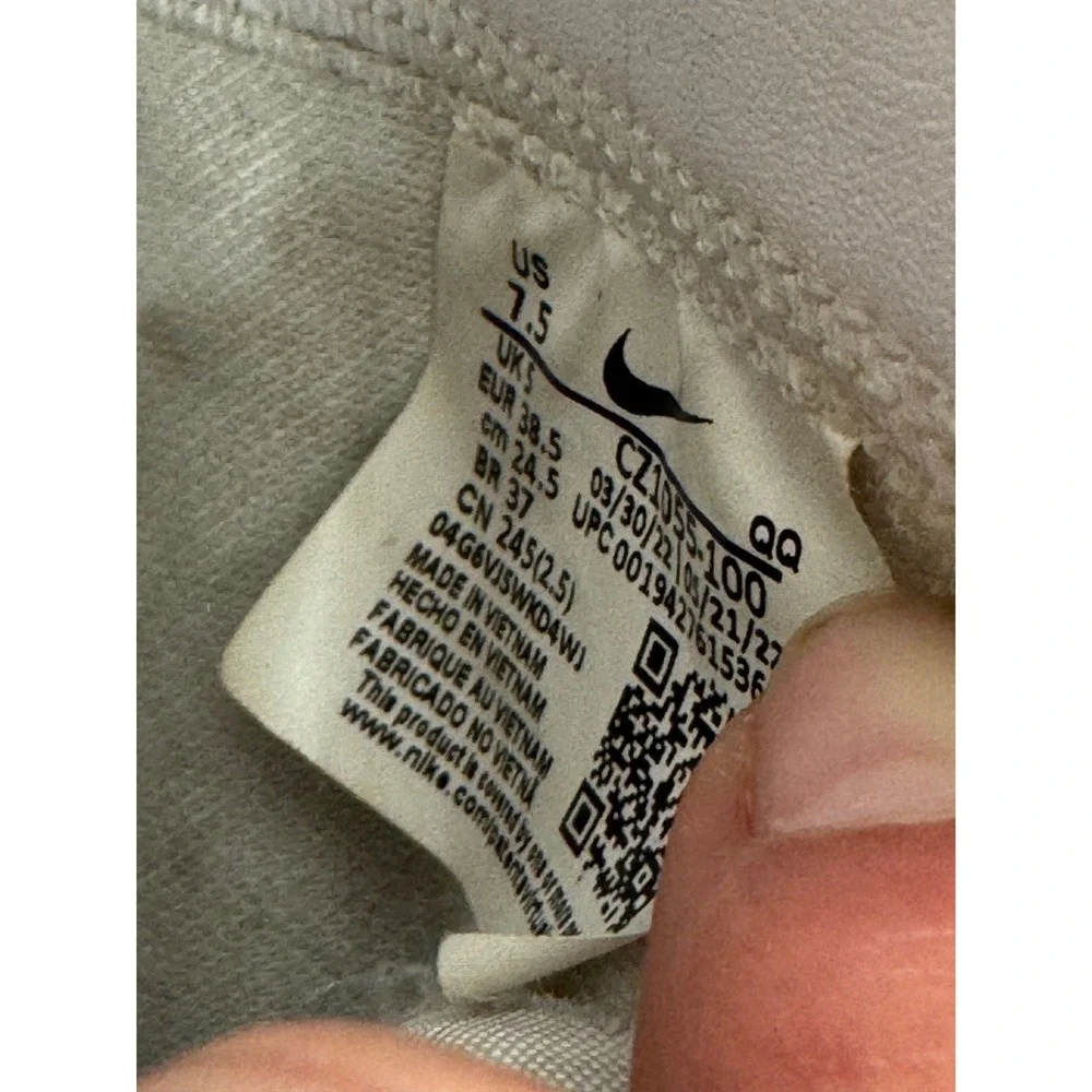 Nike Women's Blazer Mid 77 White Black‎ Size 7.5